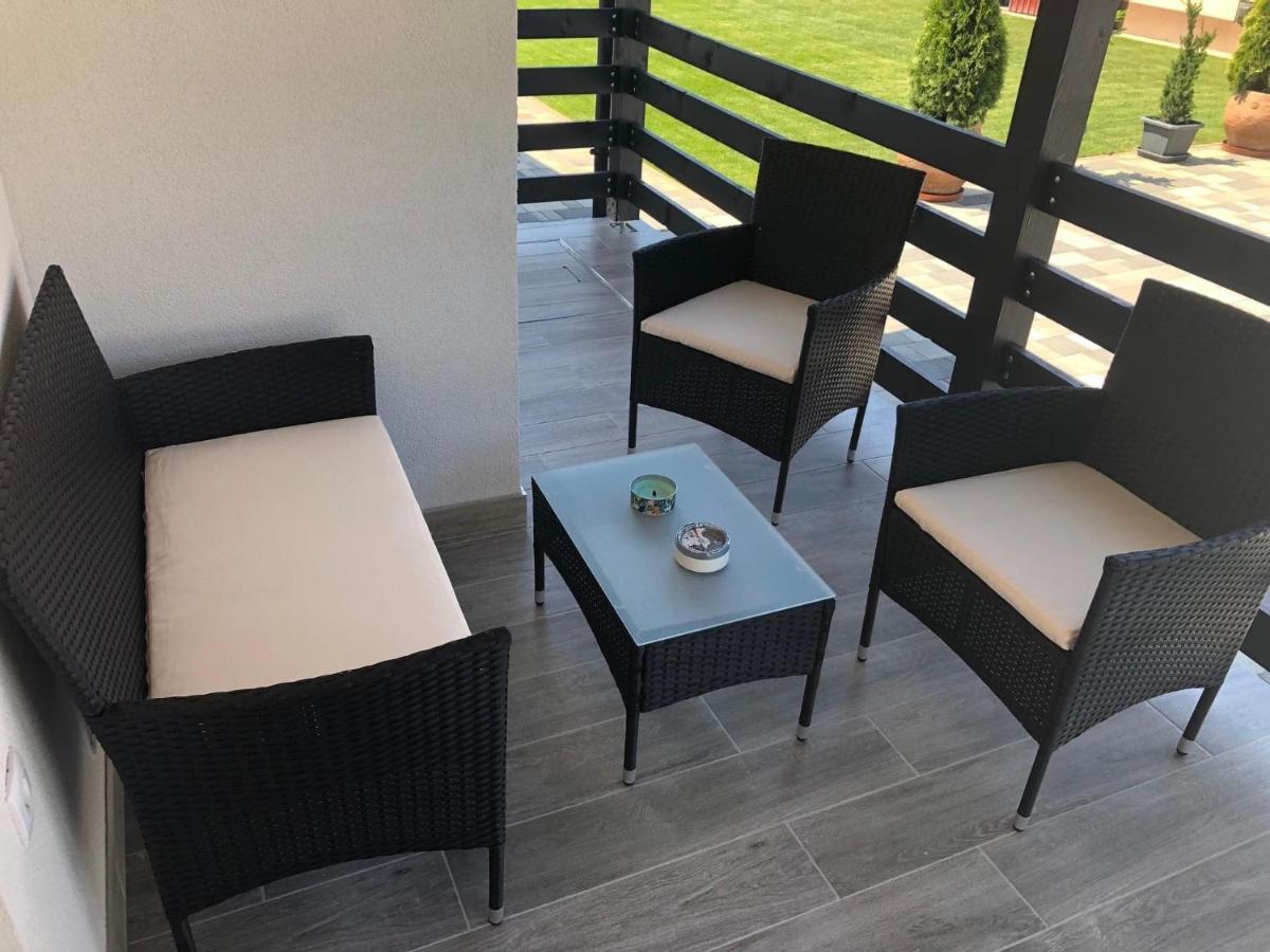 Napsugar & Virag Apartman Appartement Tiszafüred Buitenkant foto