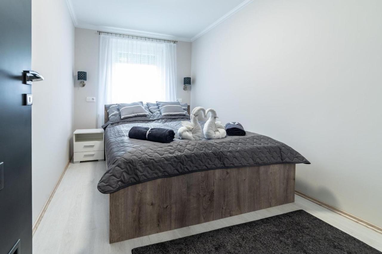 Napsugar & Virag Apartman Appartement Tiszafüred Buitenkant foto